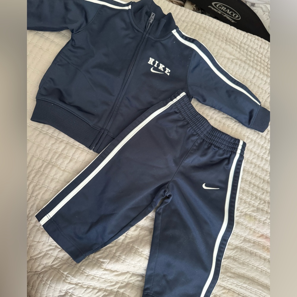 TODDLER NIKE SET SIZE 12 MONTHS